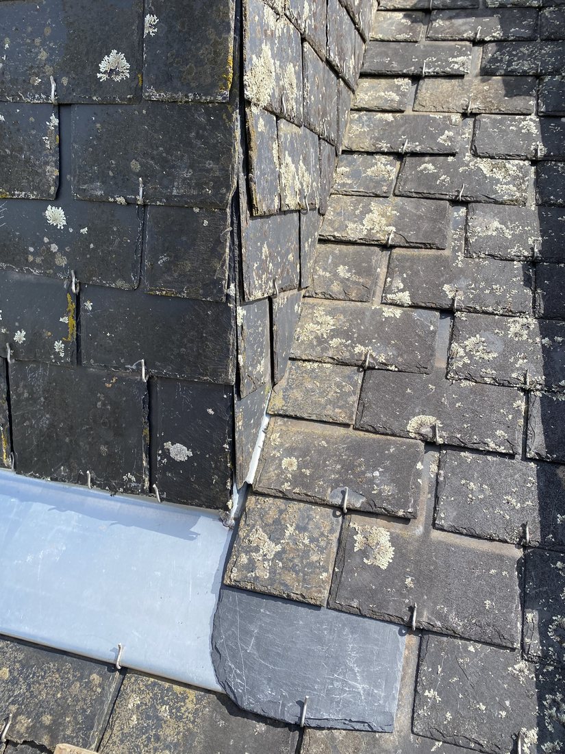 Abergement de chemin&eacute;e en zinc r&eacute;alis&eacute; par TOINETT